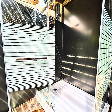 Natura Om Teahupoo Surf Lodge Toanoano Ngoại thất bức ảnh
