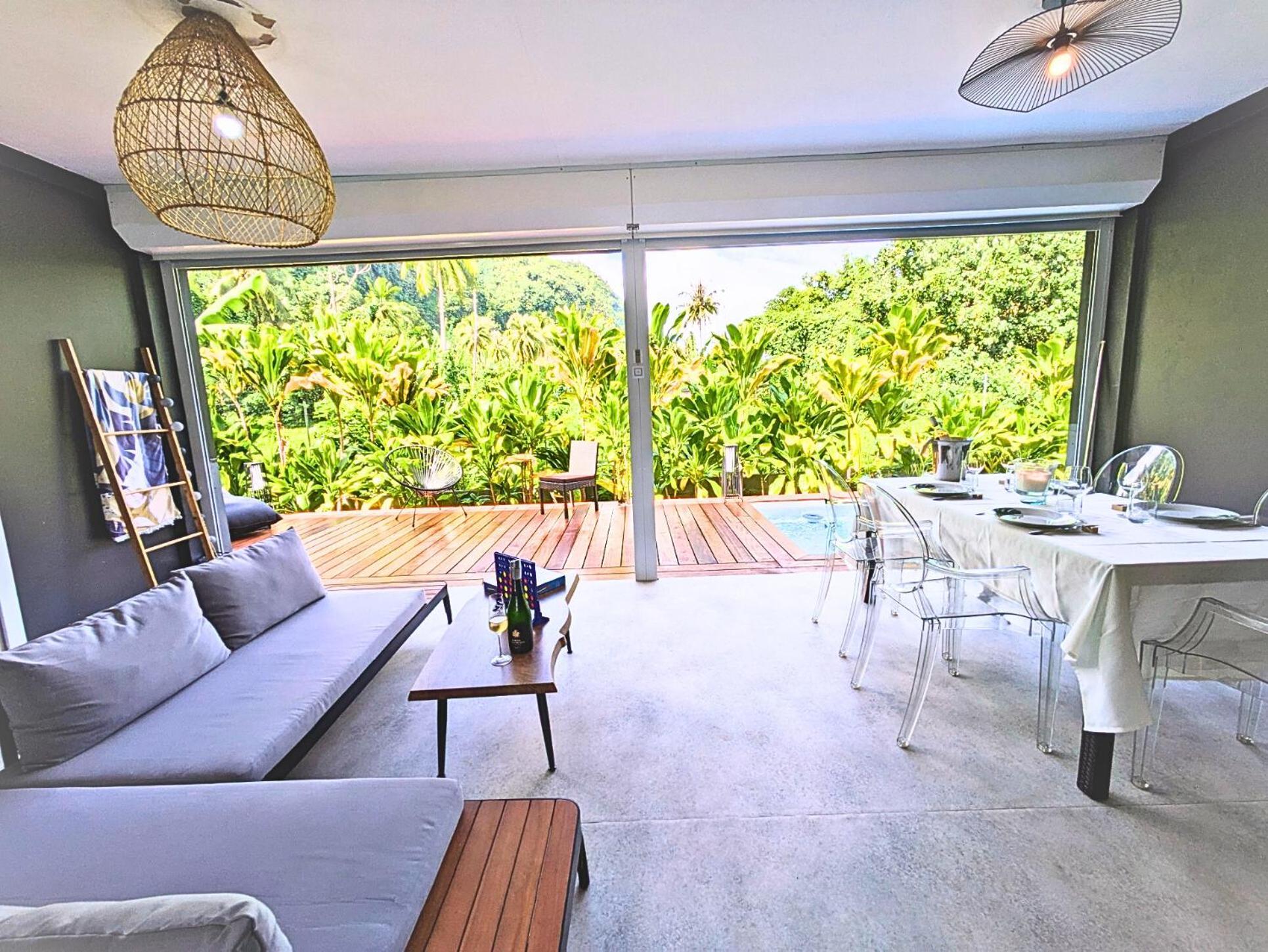 Natura Om Teahupoo Surf Lodge Toanoano Ngoại thất bức ảnh